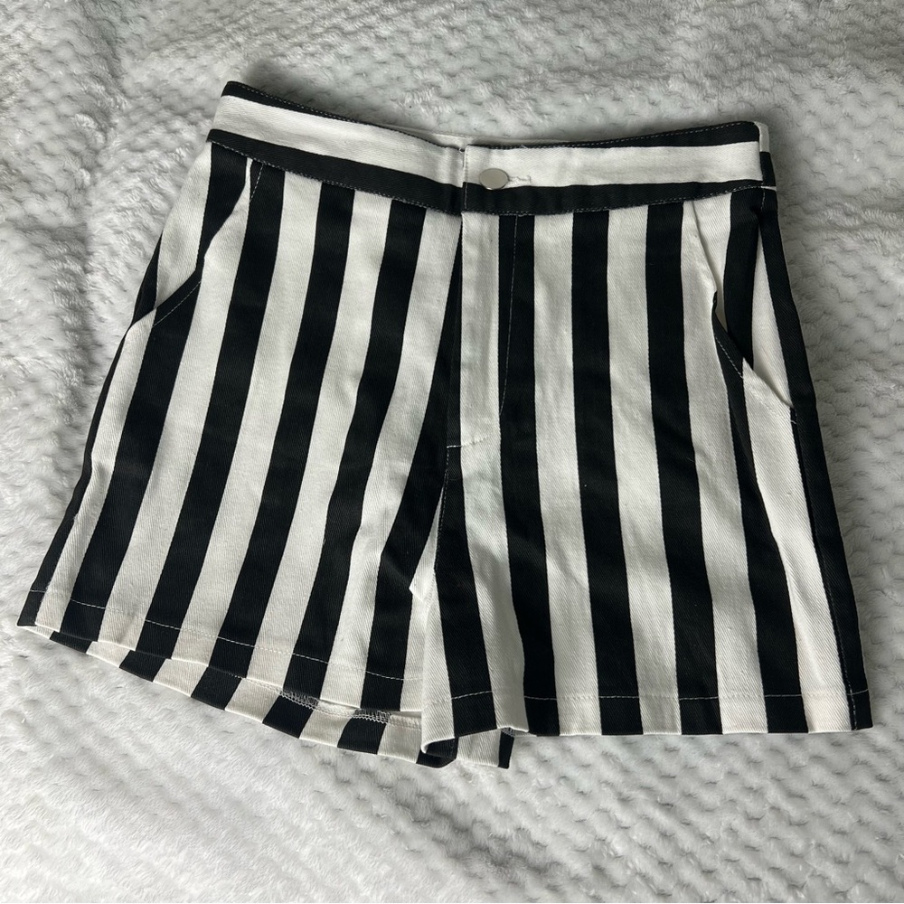 NWT Adika High Waist Black and White Striped Shorts